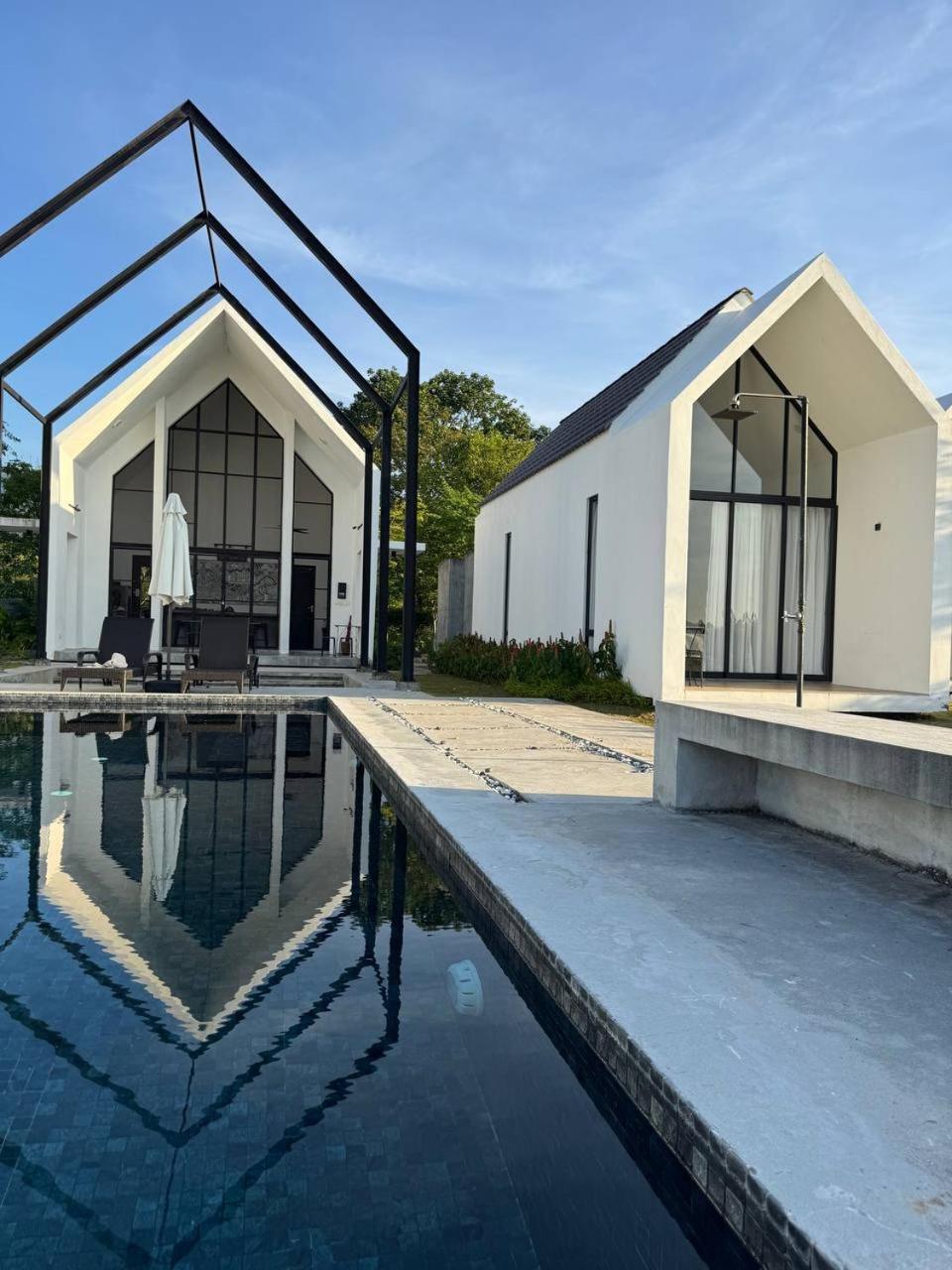 Ezu Isle Langkawi Pool Villa بانتايْ تْشينانغ المظهر الخارجي الصورة