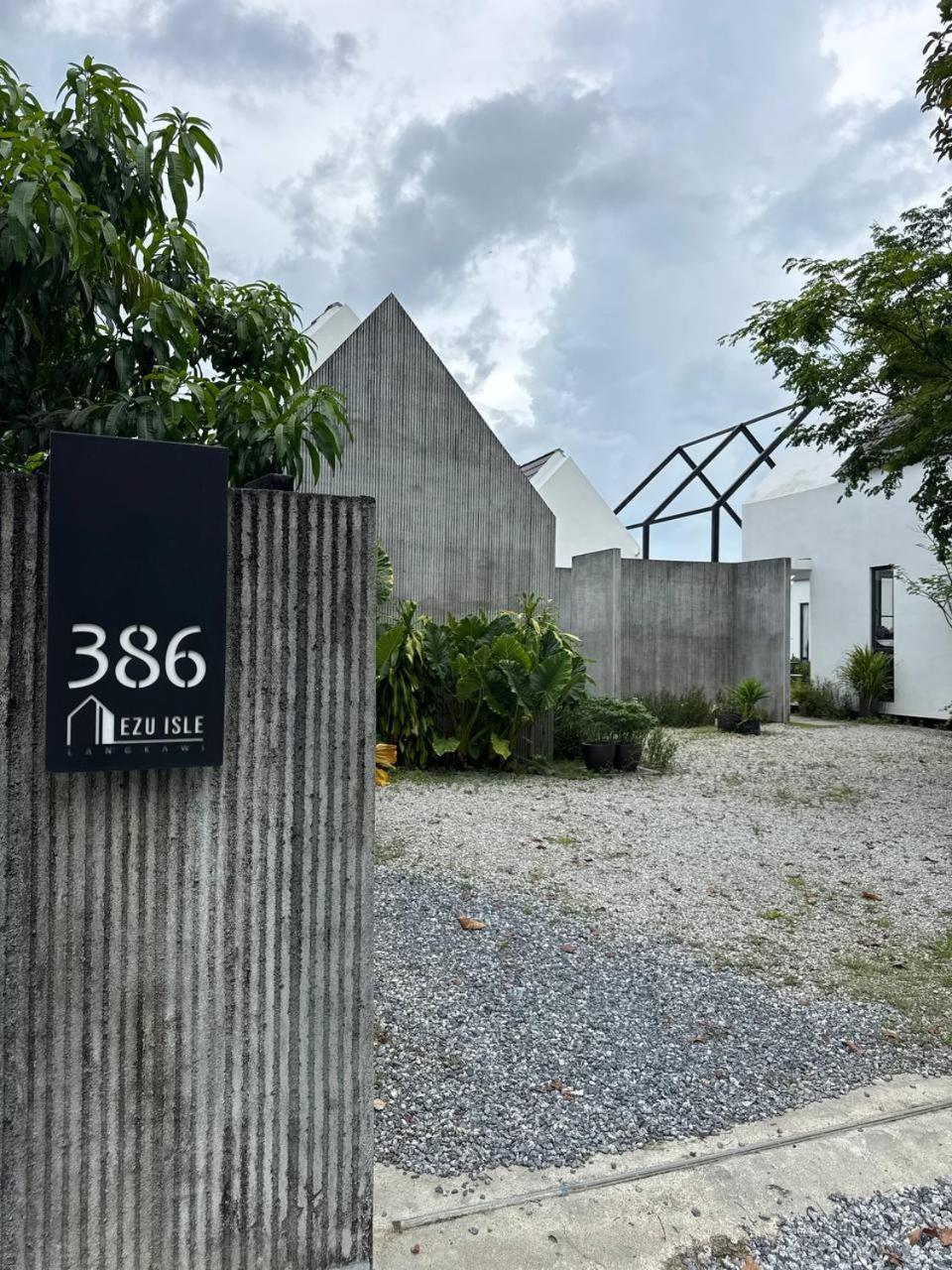 Ezu Isle Langkawi Pool Villa بانتايْ تْشينانغ المظهر الخارجي الصورة